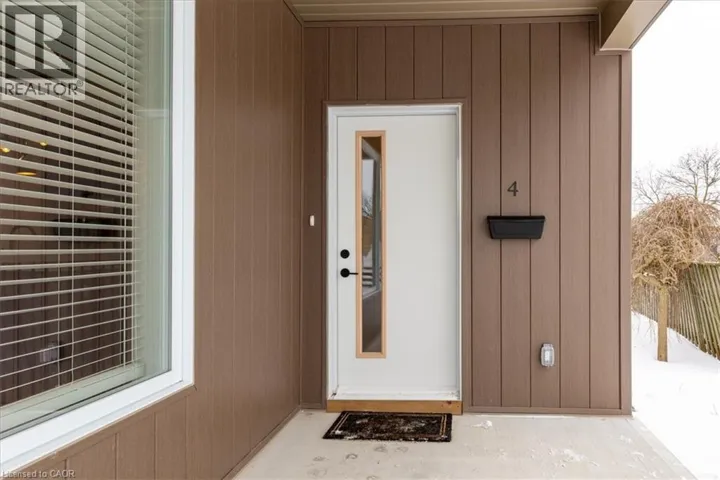 2 PIPERS GREEN Court Unit# 4, Kitchener, Ontario N2E3C6