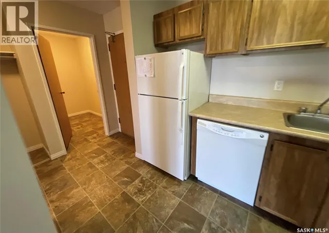 307 1808 Eaglesham AVENUE, Weyburn, Saskatchewan S4H3A8