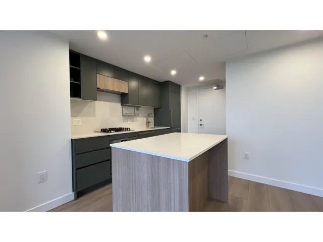 706 13573 98A AVENUE, Surrey, British Columbia V3T0X1
