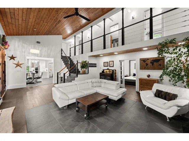 24411 56 AVENUE, Langley, British Columbia V2Z1B8