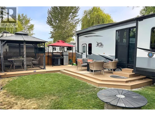 16 Osprey Lane, Lee Creek, British Columbia V0E1M4