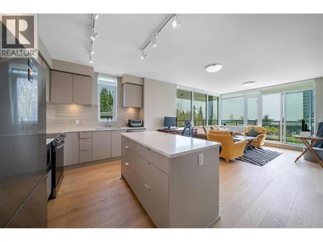 504 8761 UNIVERSITY CRESCENT, Burnaby, British Columbia V5A4Y8