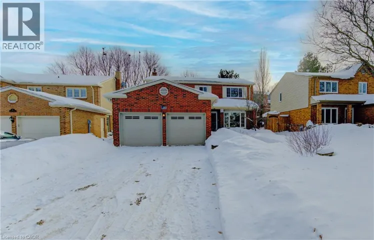 21 SANDCLIFFE Place, Waterloo, Ontario N2T1A8