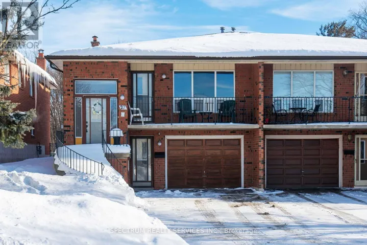 27 CLUBHOUSE COURT, Toronto (Glenfield-Jane Heights), Ontario M3L2L7