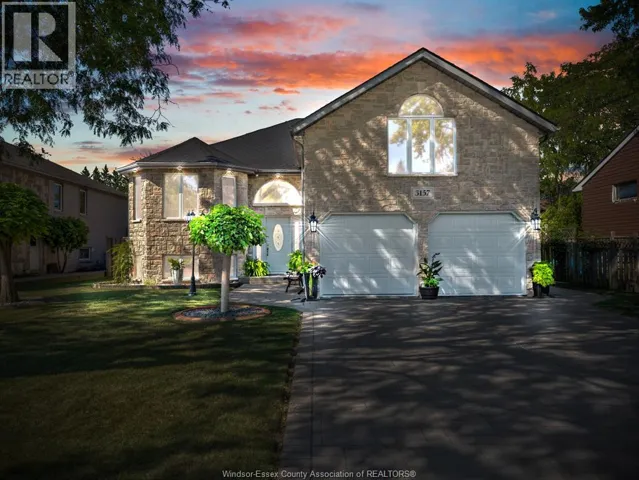 3157 ROBINET, Windsor, Ontario N8R1P7