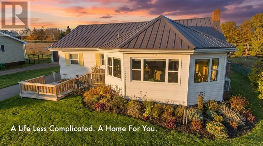 22 Hilltop Avenue, North Rustico, Prince Edward Island C0A1X0