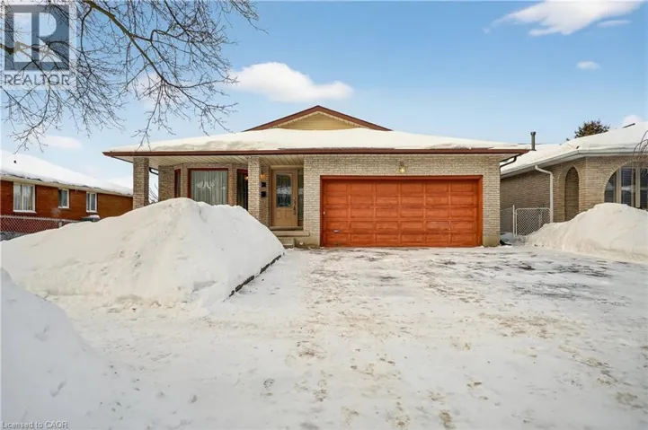 49 CENTURY HILL Drive, Kitchener, Ontario N2E2E3