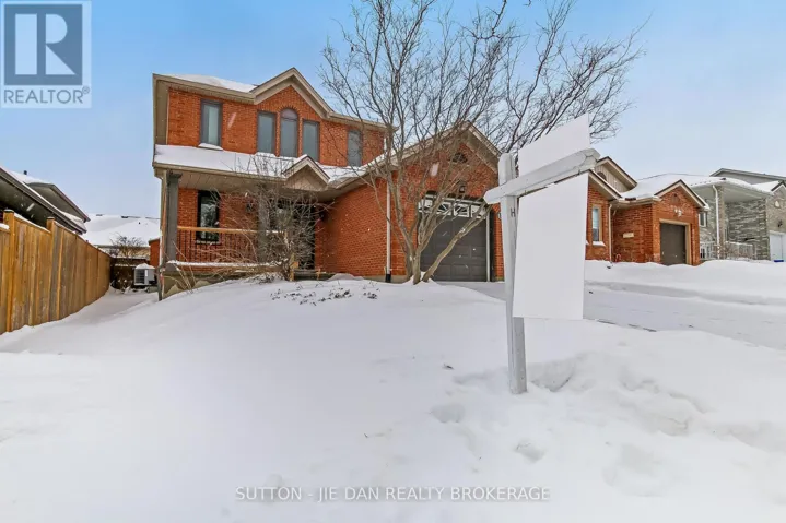 135 GERALD CRESCENT, London South (South J), Ontario N5Z5A3