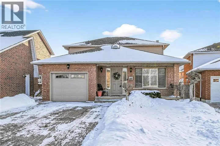 15 GABRIELE Court, Hamilton, Ontario L8G5C4