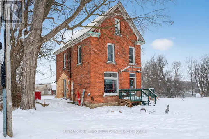 109 ADELAIDE STREET, Front of Leeds & Seeleys Bay, Ontario K0H2N0