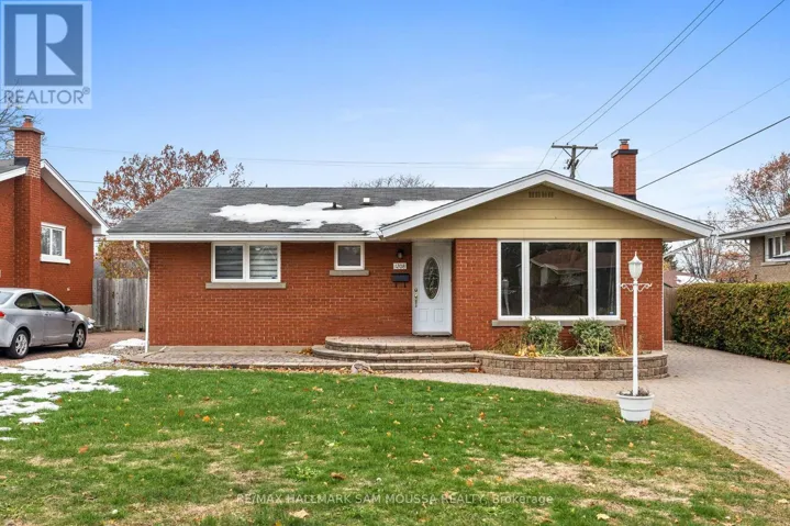 1208 STANTON ROAD, Ottawa, Ontario K2C3E2