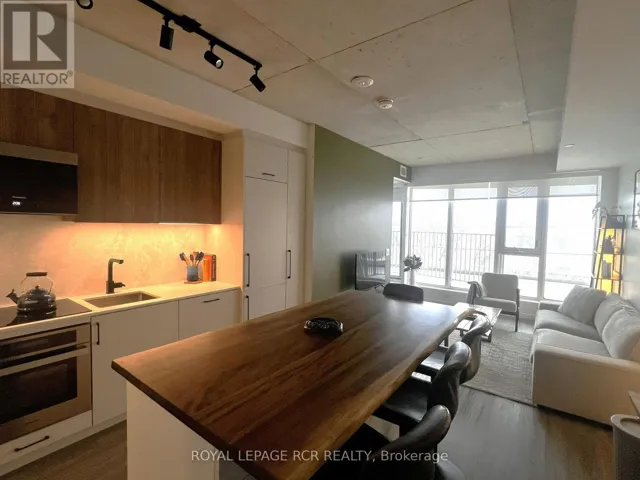 321 - 689 THE QUEENWAY, Toronto (Stonegate-Queensway), Ontario M8Y0C8