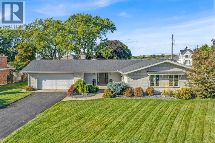 7 LONGBEACH DRIVE, Leamington, Ontario N8H4H9