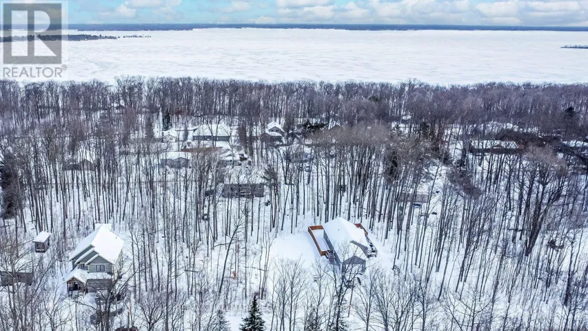 67 WOZNIAK ROAD, Penetanguishene, Ontario L9M1W6