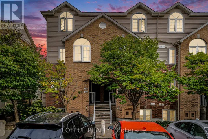 58 STEELE PARK PRIVATE, Ottawa, Ontario K1J0J2