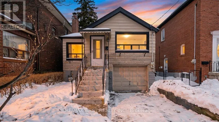 44 SEVENTEENTH STREET, Toronto (New Toronto), Ontario M8V3K3