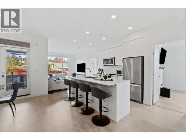 301 808 GAUTHIER AVENUE, Coquitlam, British Columbia V3K0H1