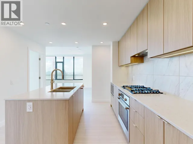 902 626 CLAREMONT STREET, Coquitlam, British Columbia V3J3T4