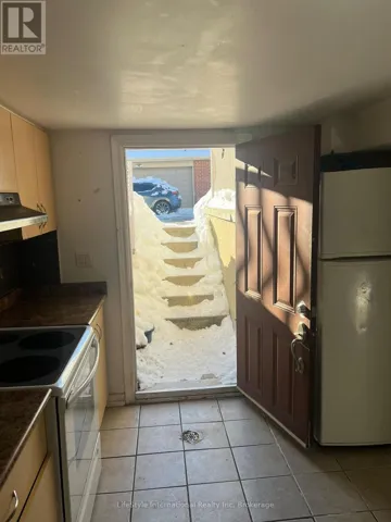 LOWER - 280 CORNELIUS PARKWAY, Toronto (Downsview-Roding-CFB), Ontario M3K1T8