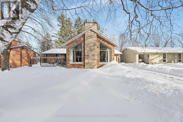 33 RUTHERFORD CRESCENT, Ottawa, Ontario K2K1N1