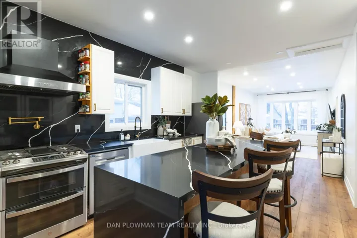 929 DUBLIN STREET, Whitby (Downtown Whitby), Ontario L1N1Y9
