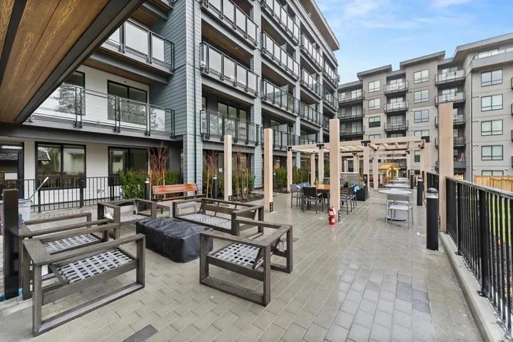 419 9456 134 STREET, Surrey, British Columbia V3V5S4