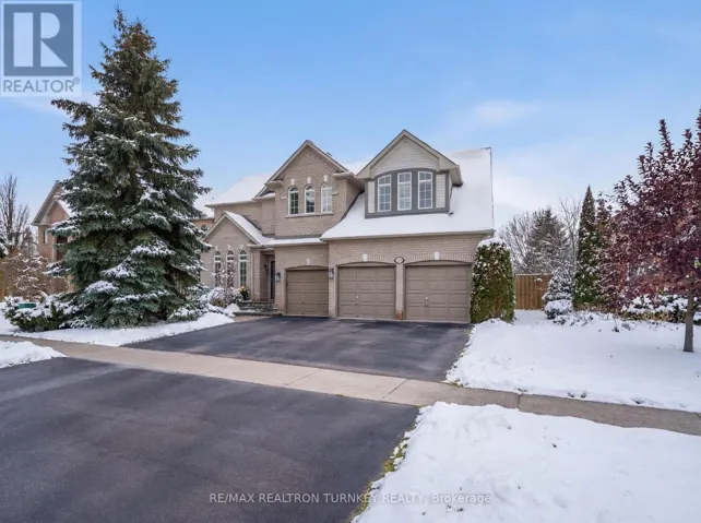 668 FOXCROFT BOULEVARD, Newmarket (Stonehaven-Wyndham), Ontario L3X1N3