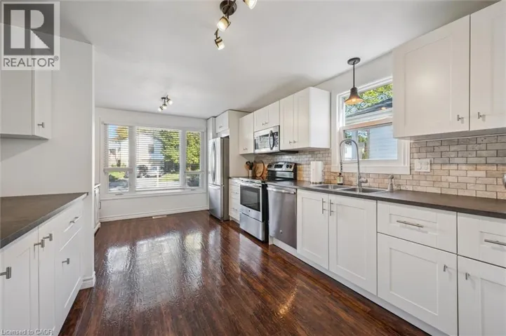 95 MACATEE Place, Cambridge, Ontario N1R7G5