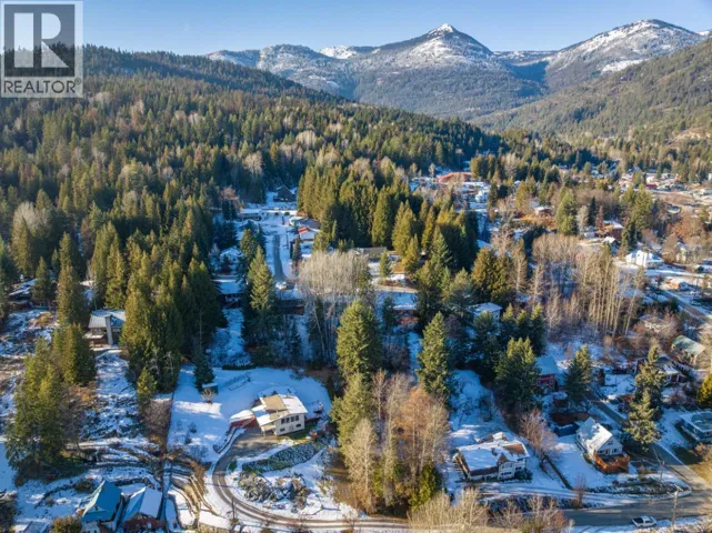 1101 SPOKANE Street, Rossland, British Columbia V0G1Y0