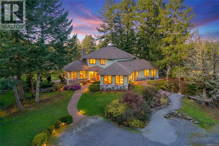 240 Viaduct Ave W, Saanich, British Columbia V9E2B6