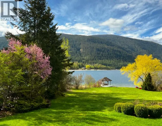 3946 MacGregor Road W, Nelson, British Columbia V1L6M8