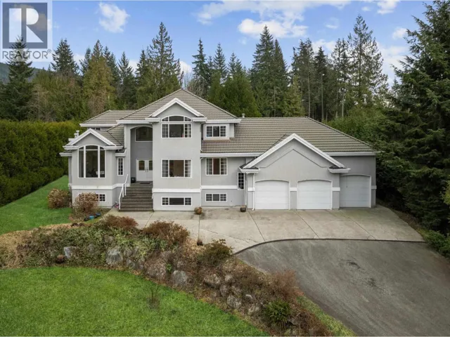 220 FERN DRIVE, Anmore, British Columbia V3H4W9