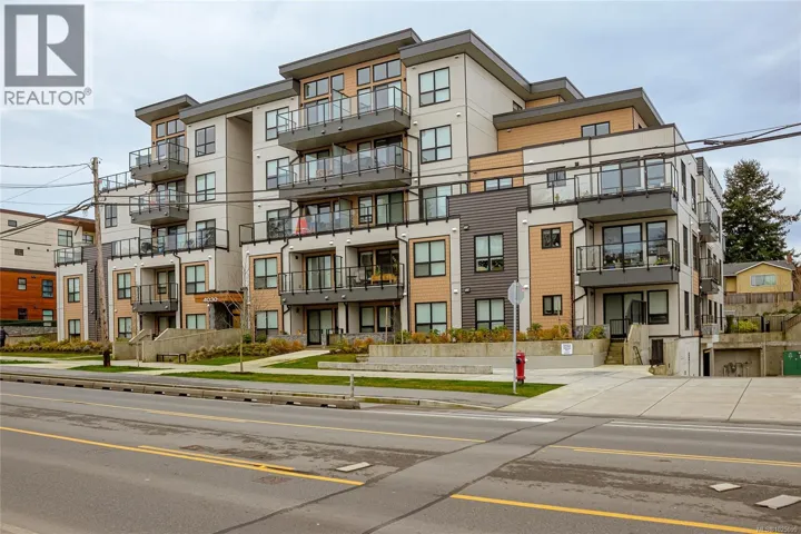 203 4030 Shelbourne St, Saanich, British Columbia V8N3E4