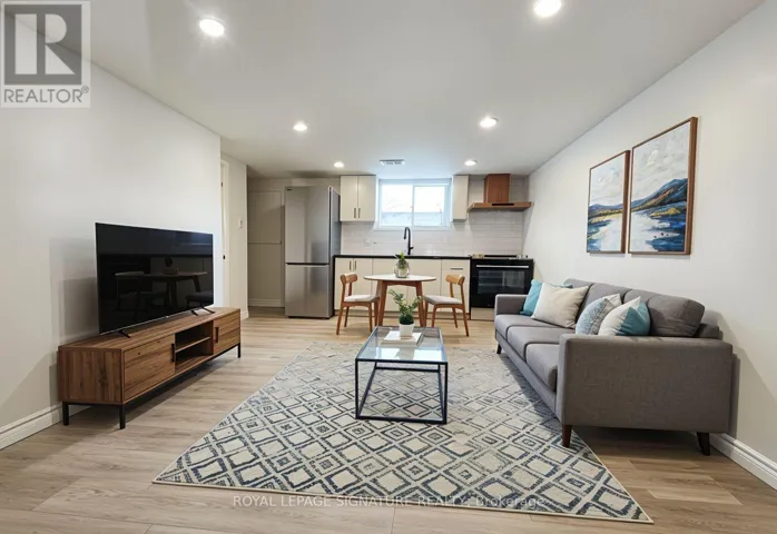 2368 DRURY LANE, Ottawa, Ontario K2C1G5