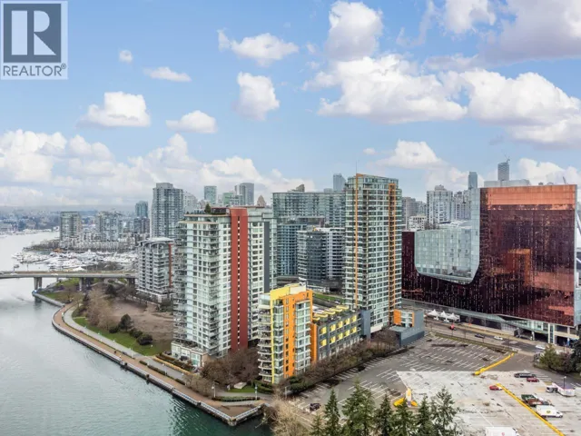 100 9 SMITHE MEWS, Vancouver, British Columbia V6B0B6