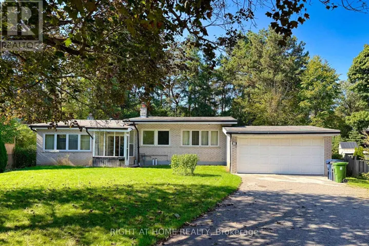 32 DONNA COURT, Toronto (Newtonbrook East), Ontario M2M2C8