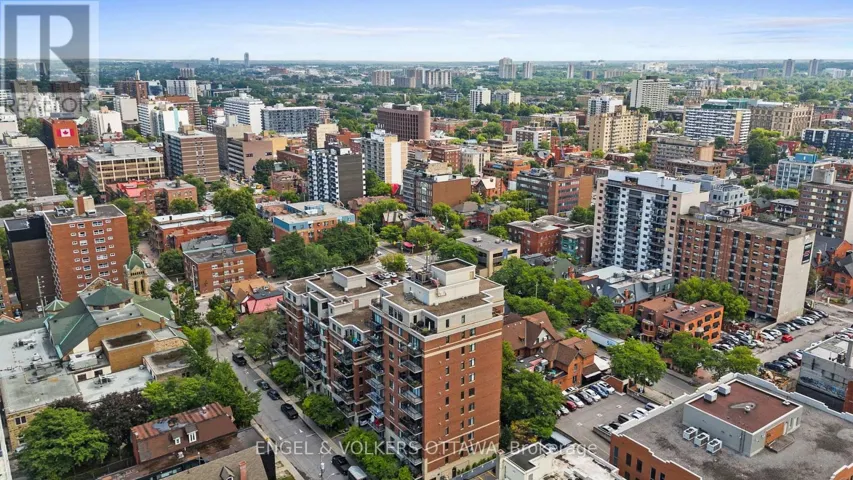 703 - 374 COOPER STREET, Ottawa, Ontario K2P2P4