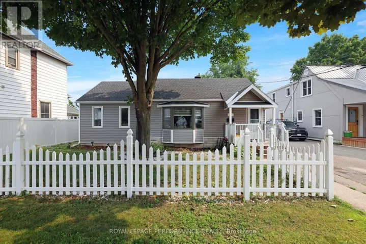 63 WILSON STREET E, Perth, Ontario K7H1M2