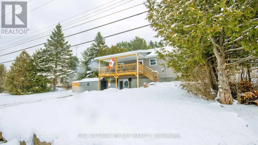 39090 COMBERMERE ROAD, Madawaska Valley, Ontario K0J1L0