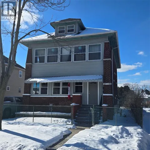 567 OAK, Windsor, Ontario N9A5E7