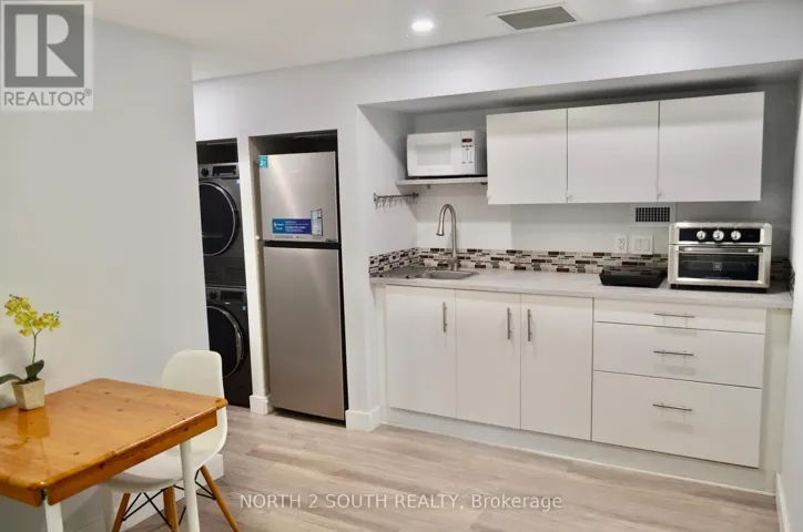 BSMT - 9 BARWELL CRESCENT, Toronto (Rexdale-Kipling), Ontario M9W2W4