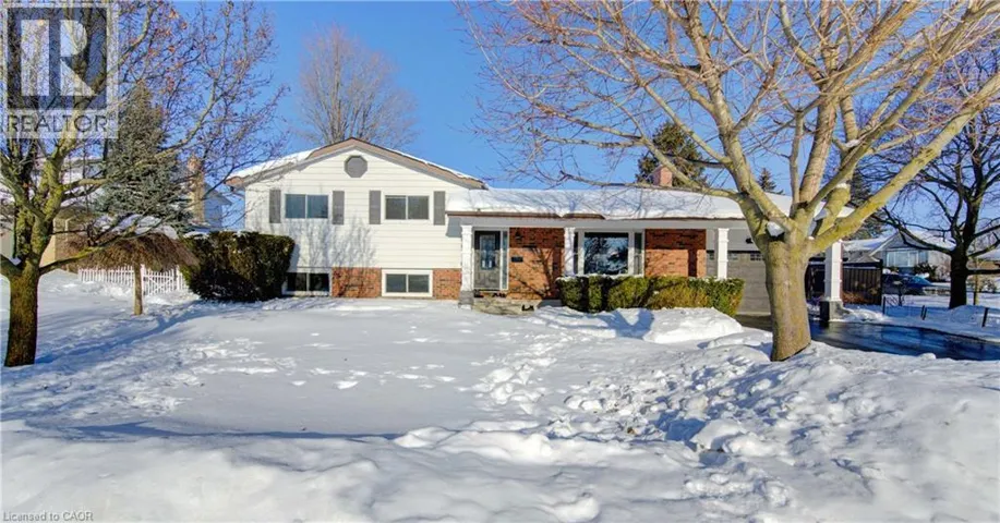 322 DALEVIEW Place, Waterloo, Ontario N2L5M5