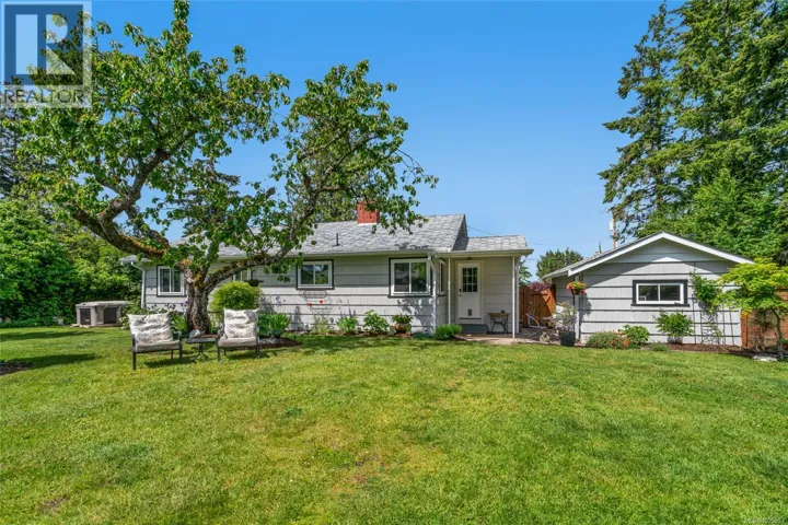 380 Hirst Ave W, Parksville, British Columbia V9P1K4