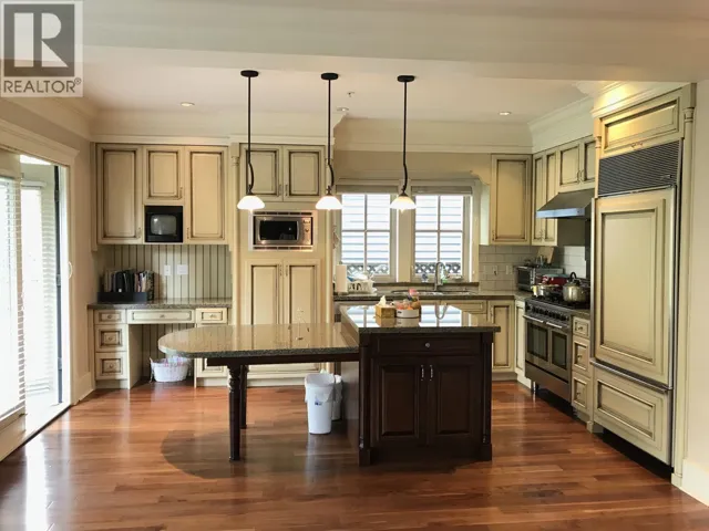 3715 W 38TH AVENUE, Vancouver, British Columbia V6N2Y3