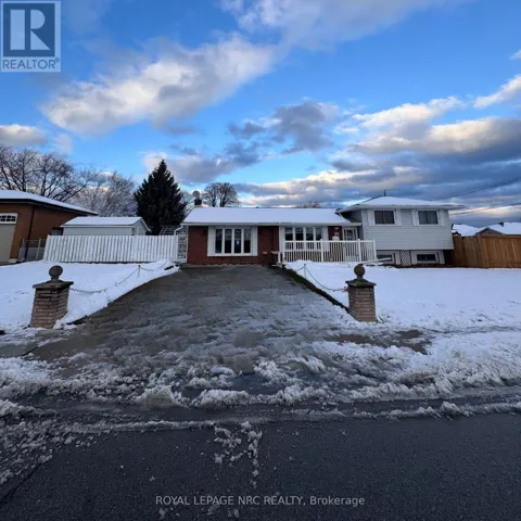 35 EUGENE STREET, Hamilton (Kentley), Ontario L8H2R1