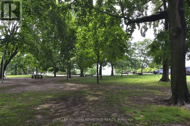 D - 6 PARK AVENUE, Toronto (The Beaches), Ontario M4E1B6