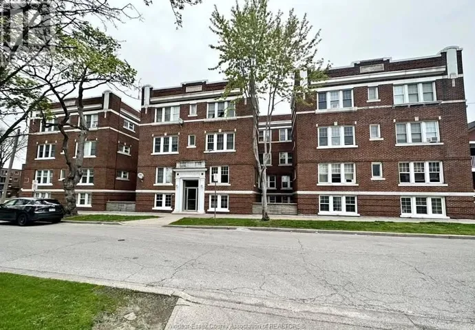 308 Randolph AVENUE Unit# 302, Windsor, Ontario N9B2T4