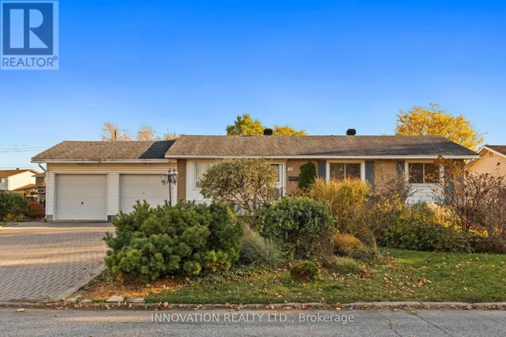 30 OAKVIEW AVENUE, Ottawa, Ontario K2G3A2