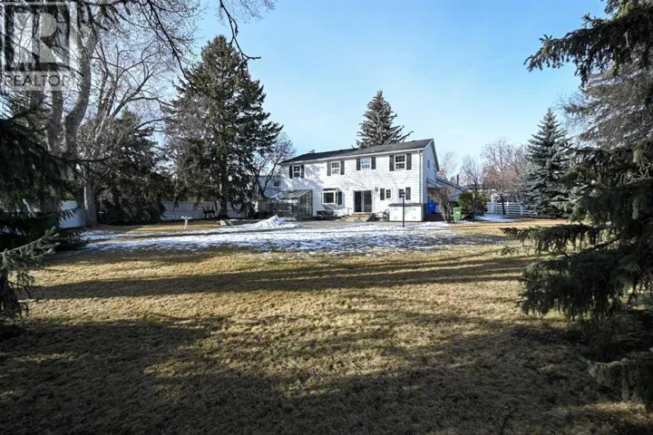 1111 Beverley Boulevard SW, Calgary, Alberta T2V2C4