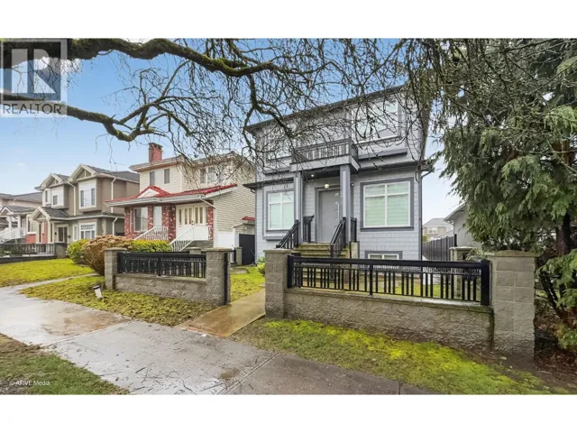 1052 E 50TH AVENUE, Vancouver, British Columbia V5X1B8